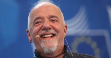 Paulo Coelho Net Worth 2021