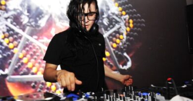 Skrillex Net Worth 2021 – An American DJ