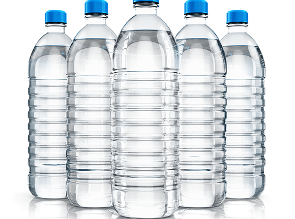 "plastic water bottles : क्यों रीयूज़ करना खतरनाक हो सकता है और इसके कारण"